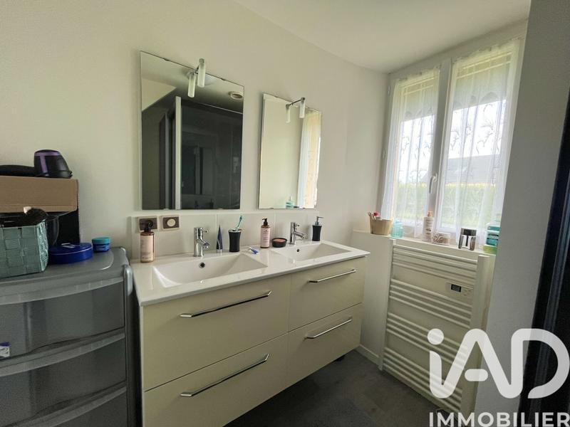 Maison - 325 m² - 13 pièces