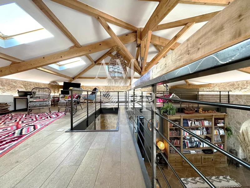 Villa - 210 m² - 7 pièces