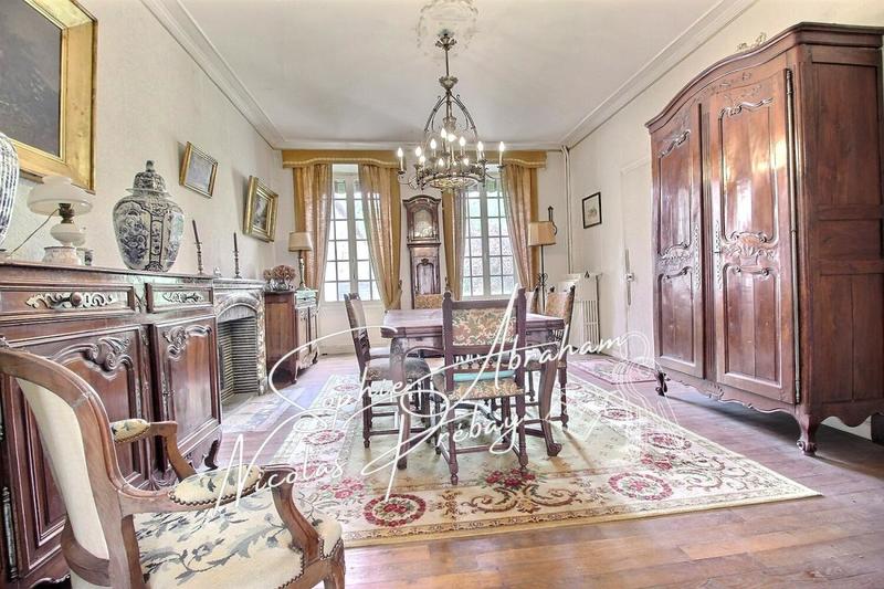 Maison - 200 m² - 7 pièces