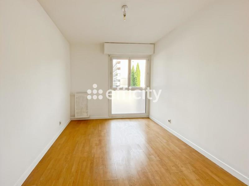 Appartement - 94 m² - 5 pièces