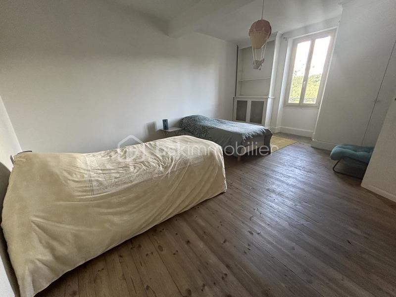 Maison en pierre - 432 m² - 13 pièces