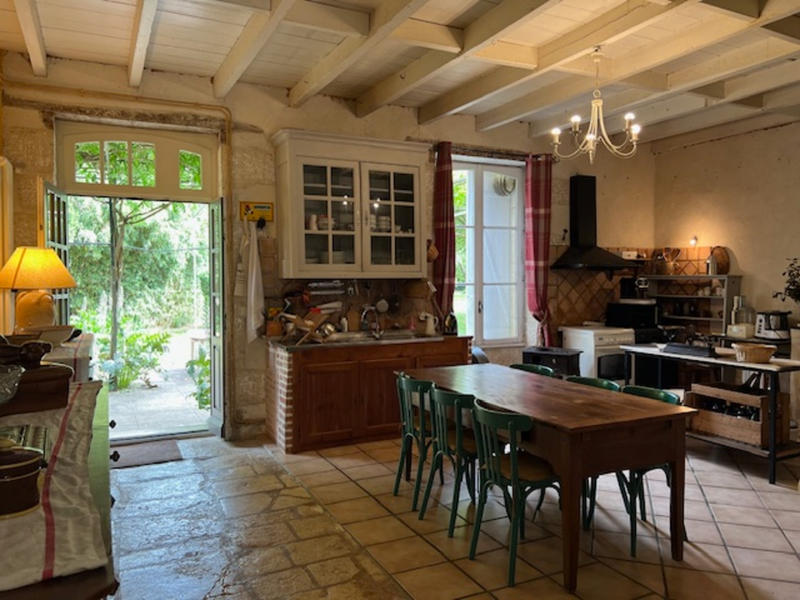 Maison - 235 m² - 7 pièces