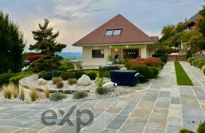 Propriété - 442 m² - 8 pièces