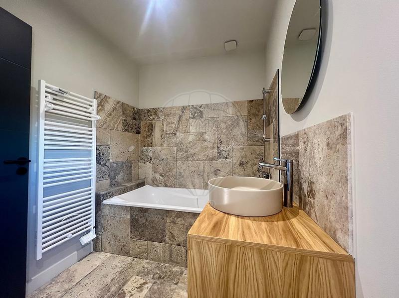 Maison - 180 m² - 6 pièces