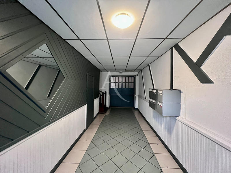 Local commercial - 36 m² - 2 pièces