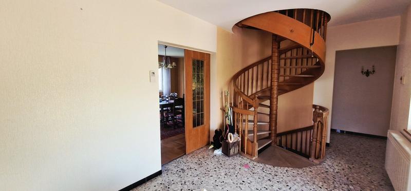 Maison traditionnelle - 230 m² - 8 pièces