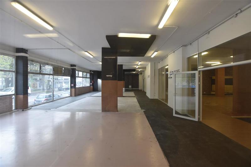 Local commercial - 830 m²
