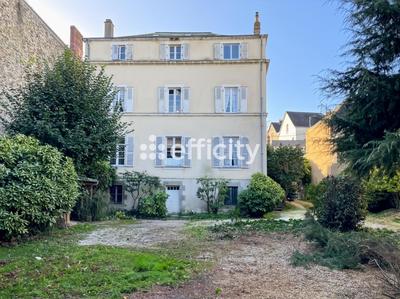 Maison - 404 m² - 14 pièces