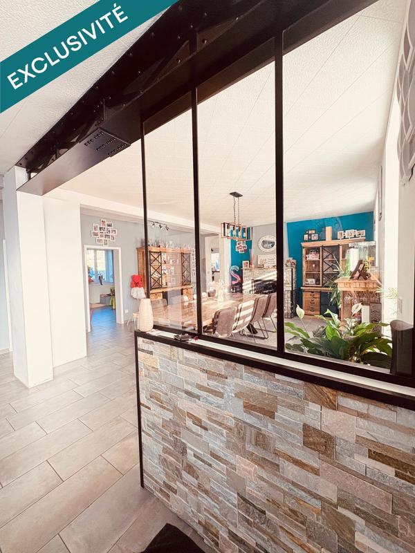 Maison - 223 m² - 8 pièces