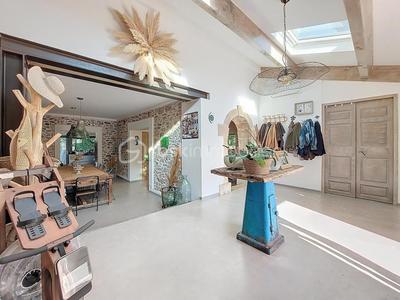 Maison - 254 m² - 8 pièces