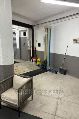 Parking / Garage - 201 m²