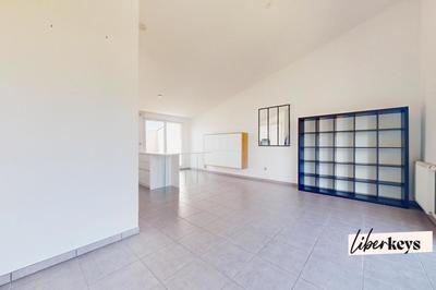 Duplex - 104 m² - 5 pièces