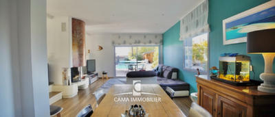 Maison - 270 m² - 10 pièces