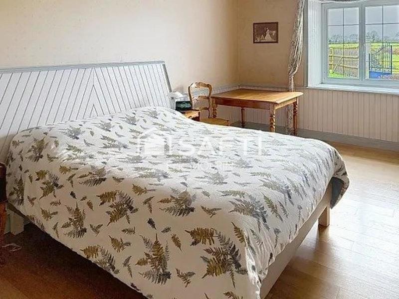 Maison - 250 m² - 9 pièces