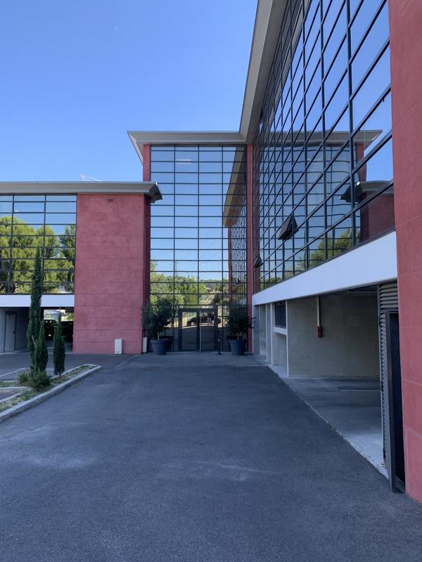 Local commercial - 151 m² - 5 pièces