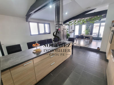 Maison - 250 m² - 8 pièces