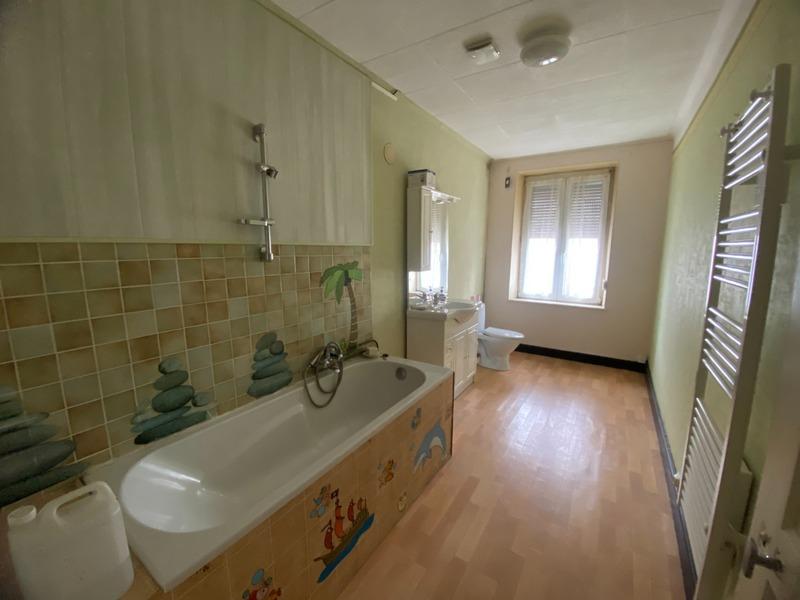 Immeuble - 102 m² - 5 pièces