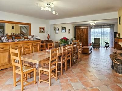Maison - 276 m² - 8 pièces