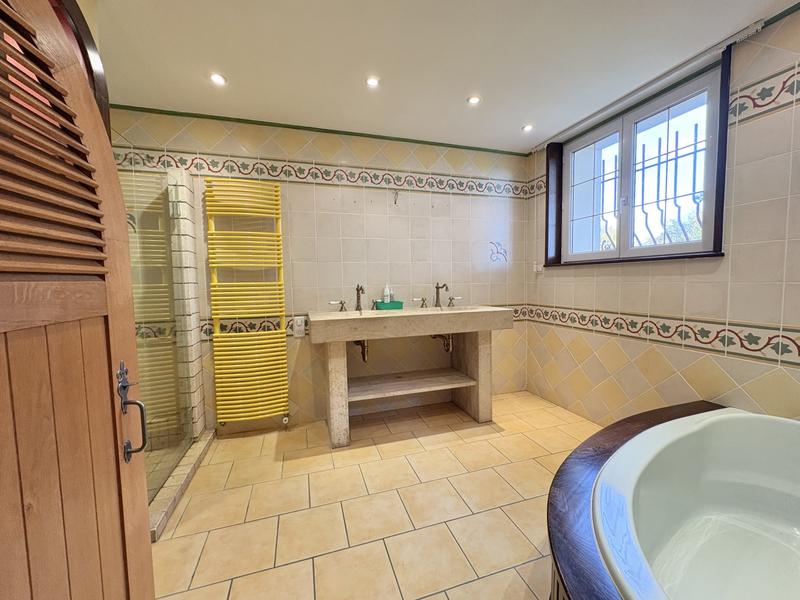 Villa - 166 m² - 6 pièces