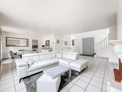 Maison - 152 m² - 7 pièces