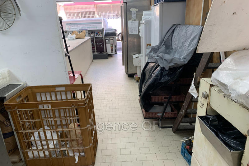 Local commercial - 92 m² - 3 pièces