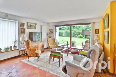 Maison - 223 m² - 7 pièces