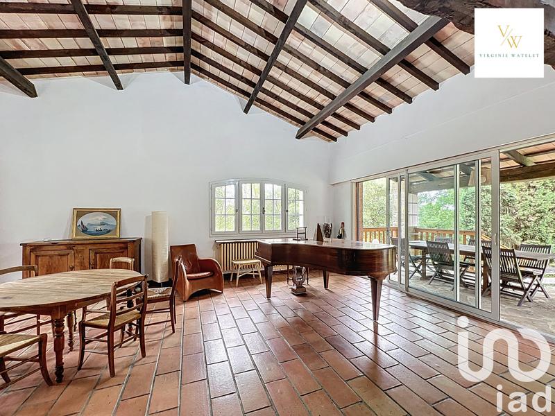 Maison - 274 m² - 10 pièces