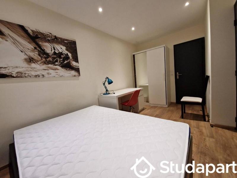 Chambre - 11 m² - 1 pièce