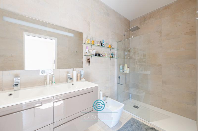 Appartement - 103 m² - 4 pièces