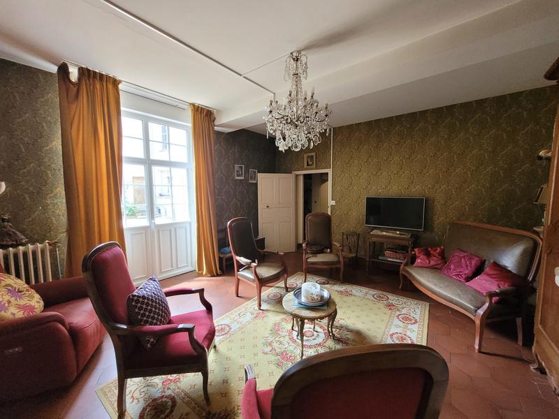 Maison ancienne - 292 m² - 14 pièces