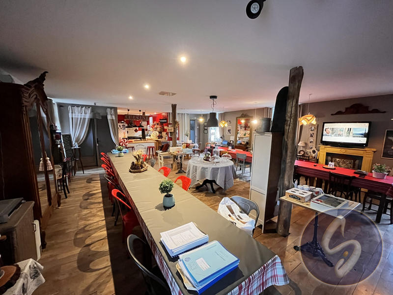 Maison - 616 m² - 19 pièces