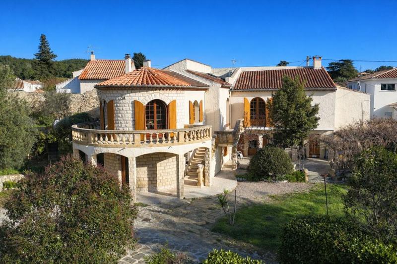 Maison - 170 m² - 7 pièces