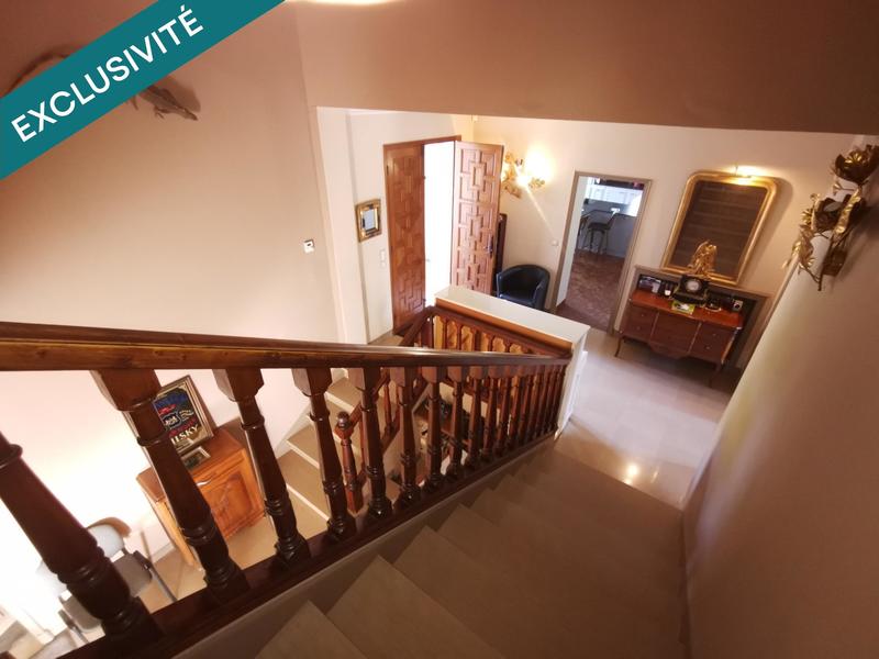 Maison - 300 m² - 11 pièces