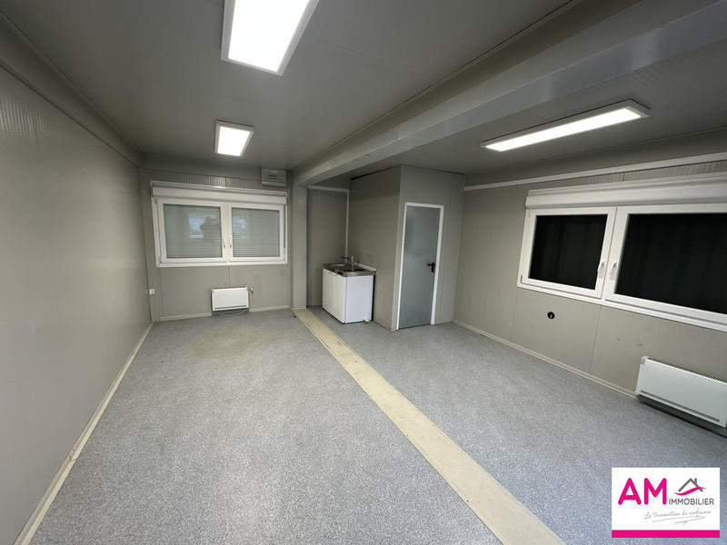 Terrain commercial - 1 751 m²