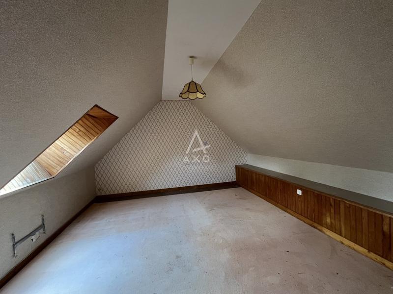 Maison - 210 m² - 8 pièces