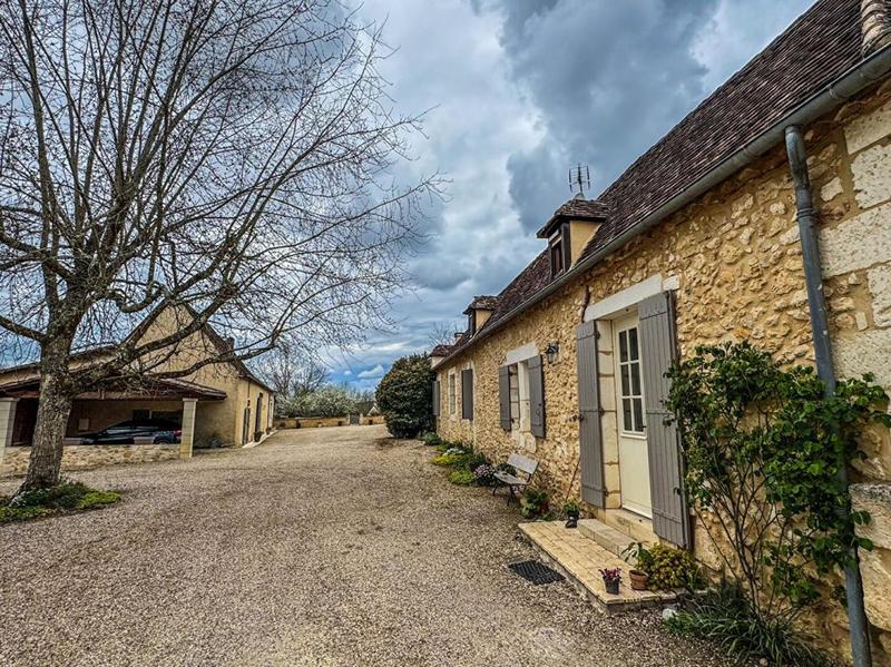 Maison - 430 m² - 17 pièces