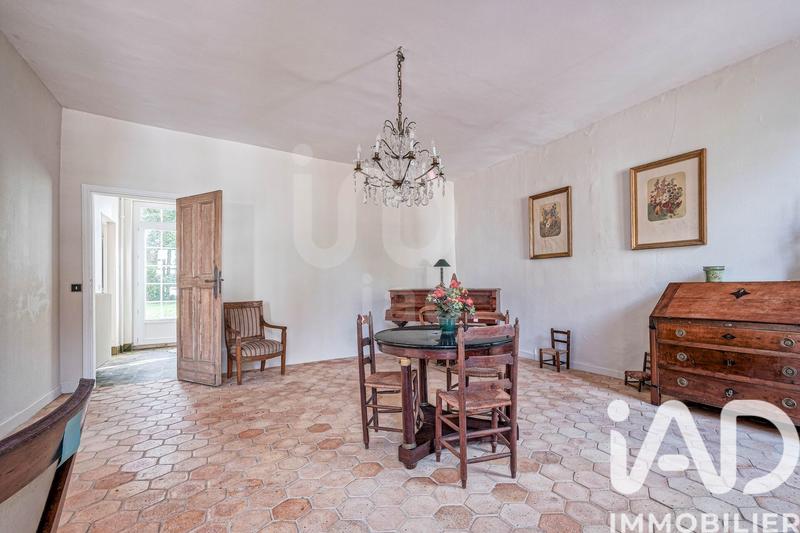 Maison - 201 m² - 7 pièces