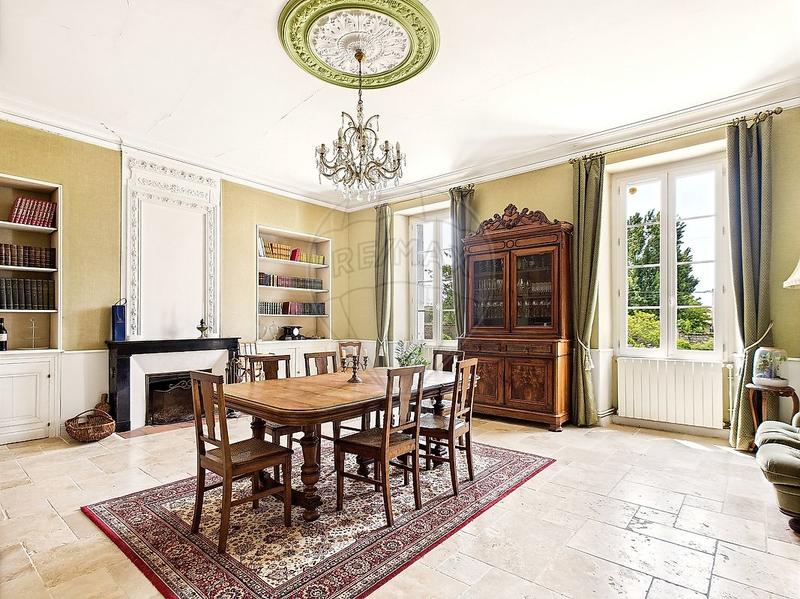 Maison de maîtres - 531 m² - 11 pièces