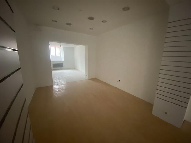 Local commercial - 80 m² - 2 pièces