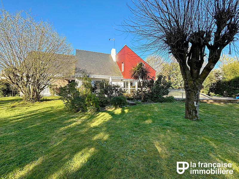 Maison - 181 m² - 6 pièces