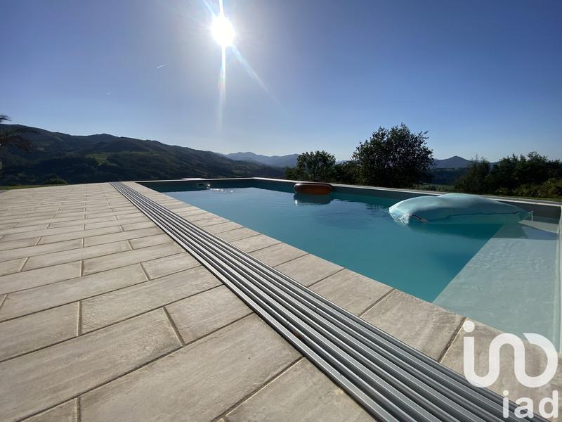 Maison - 206 m² - 6 pièces