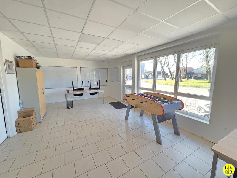 Local d'activités - 90 m² - 3 pièces