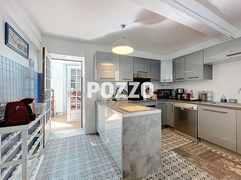 Maison - 159 m² - 6 pièces