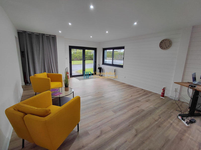 Local d'activités - 240 m²