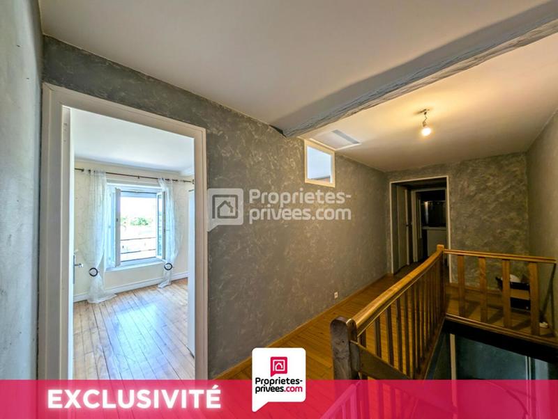 Maison - 222 m² - 9 pièces