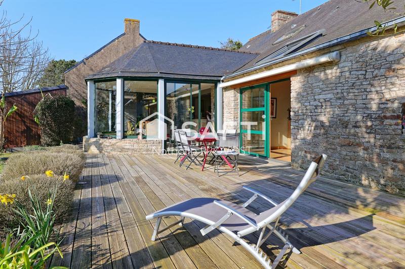 Maison - 212 m² - 8 pièces