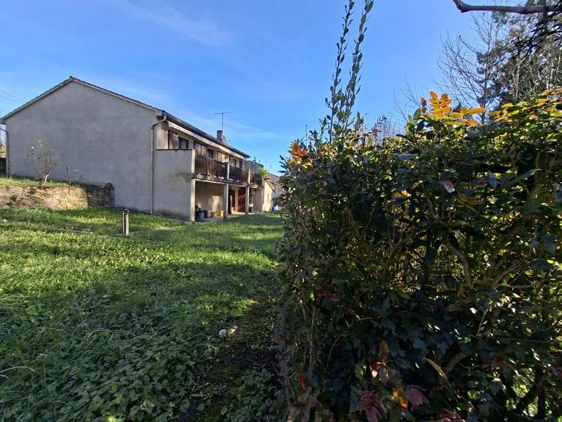Maison - 95 m² - 5 pièces