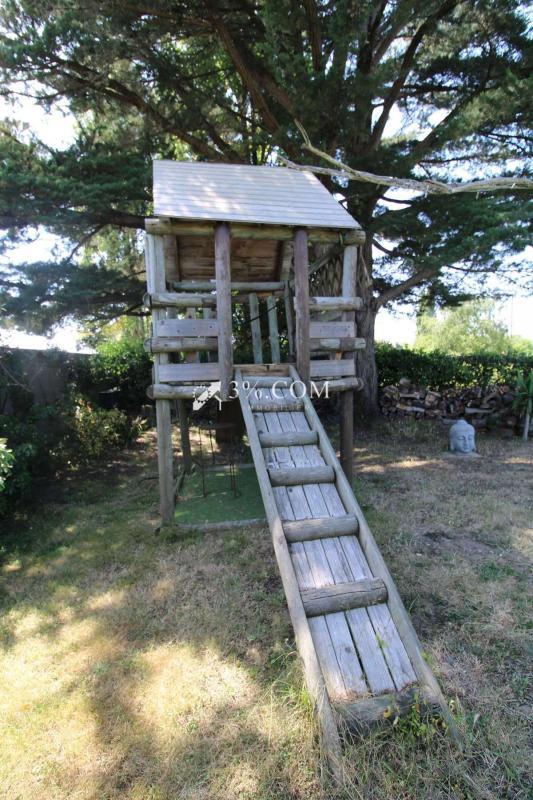 Maison - 290 m² - 9 pièces