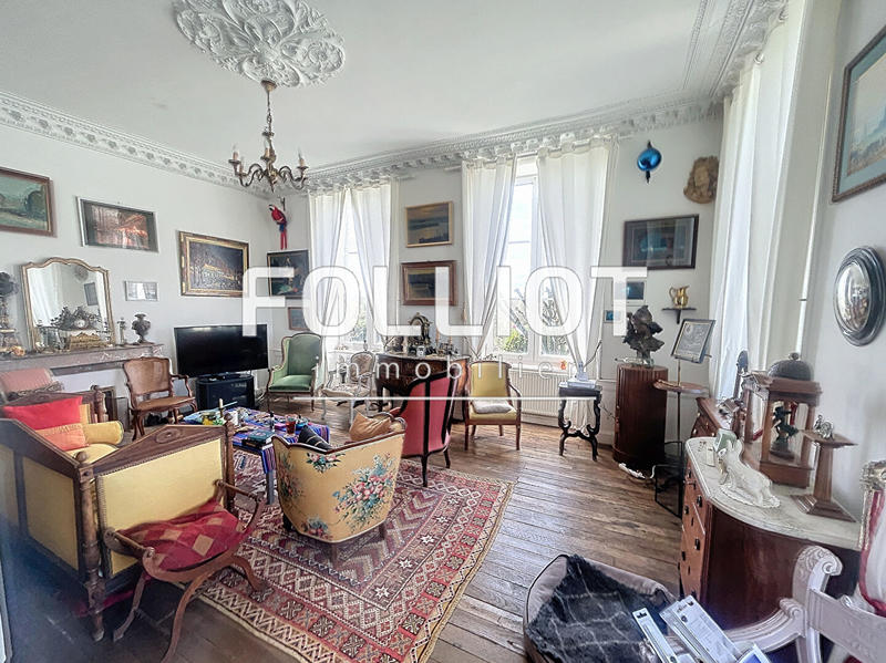 Maison - 180 m² - 7 pièces