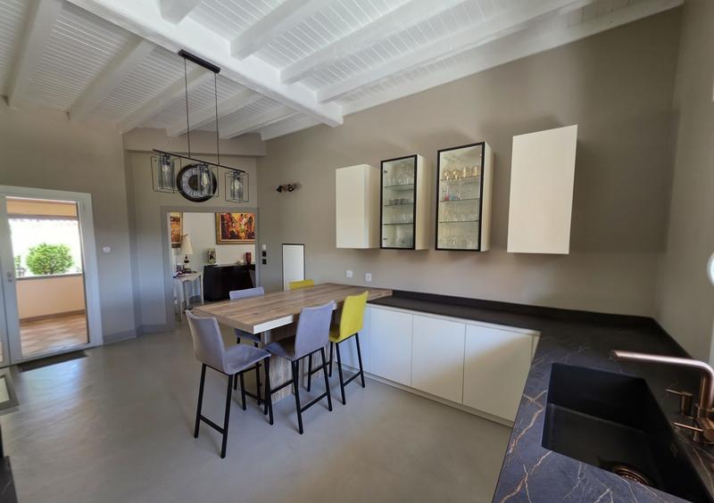 Maison contemporaine - 295 m² - 7 pièces